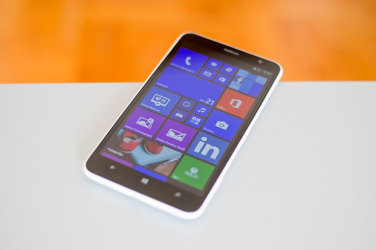 Nokia Lumia 1320 (3).jpg